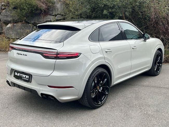 Usado Porsche Cayenne Turbo Sport 550 CV (404 kW) 2020 Beige SUV