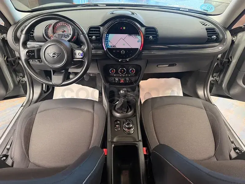 Usado Mini One Clubman 102 CV (75 kW) 2021 Gris / plata Familiar