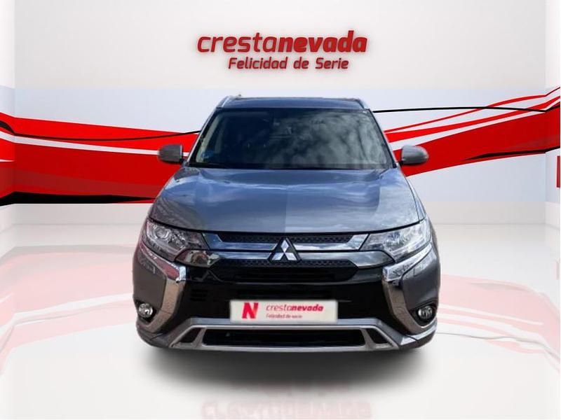 Usado Mitsubishi Outlander P-HEV Motion 224 CV (164 kW) 2020 Gris / plata