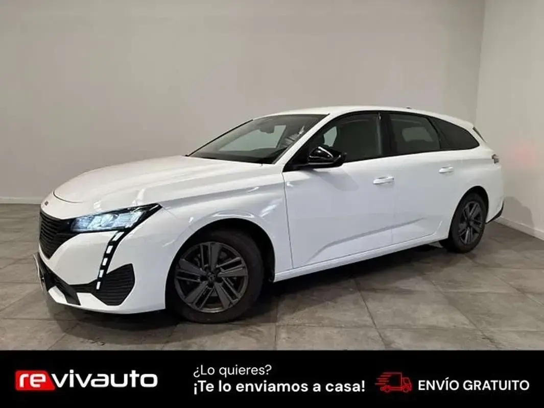Usado Peugeot 308 SW Active 131 CV (96 kW) 2022 Blanco Familiar