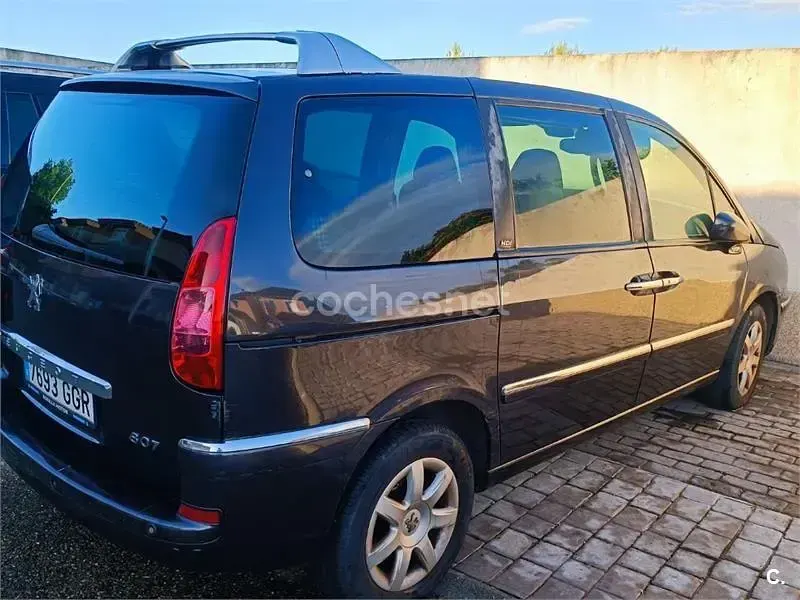 Usado Peugeot 807 136 CV (100 kW) 2009 Verde Monovolumen