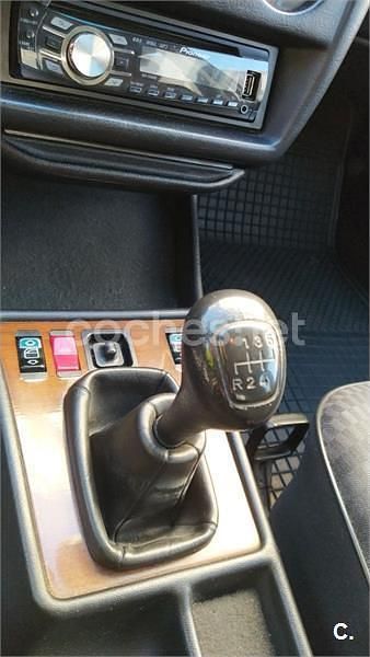 Usado Mercedes 190 126 CV (92 kW) 1987 Negro Berlina