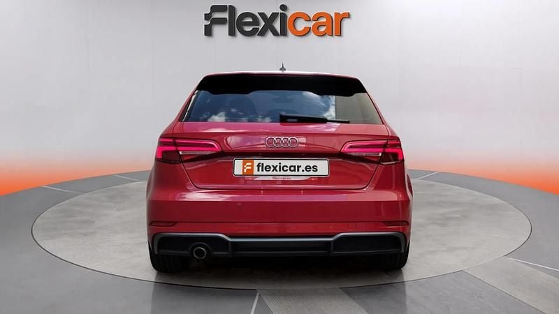 Usado Audi A3 S-Line 116 CV (85 kW) 2019 Rojo Berlina