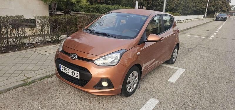 Usado Hyundai i10 67 CV (49 kW) 2014 Beige Utilitario