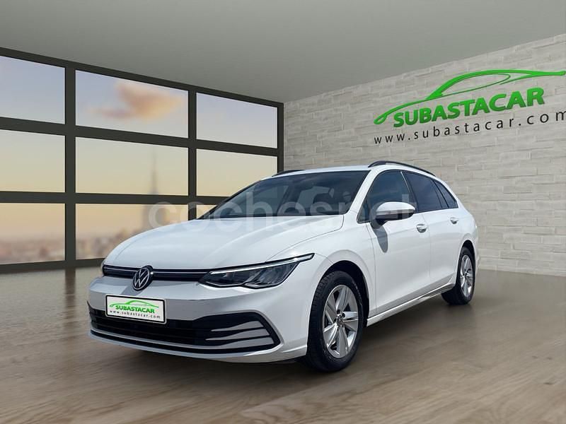 Blanco Usado 2021 VW Golf VIII Life Familiar | 15.900 € (Buen precio) - Imagen 1/4