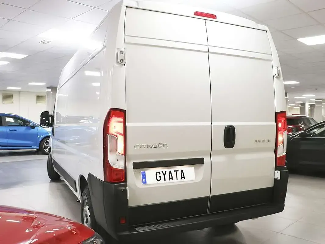 Usado Citroën Jumper 140 CV (102 kW) 2025 Blanco Monovolumen