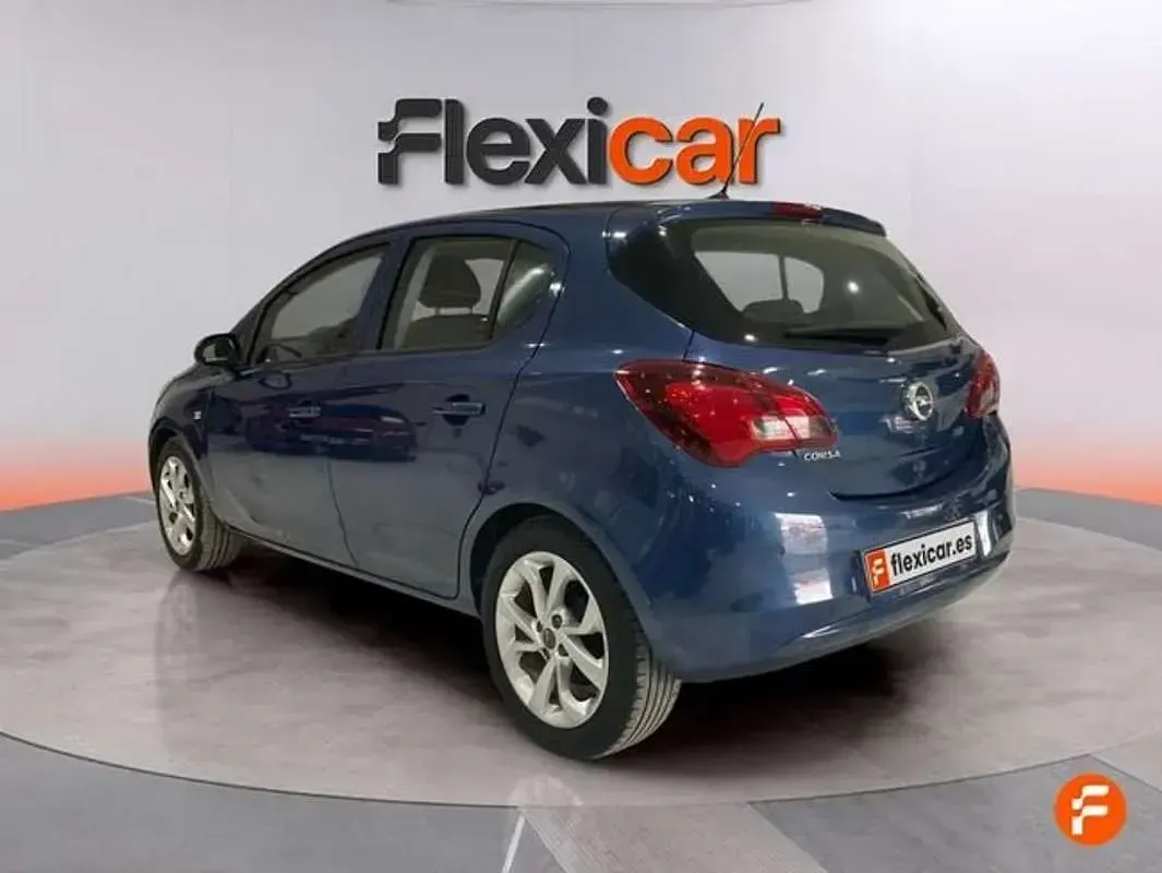 Usado Opel Corsa Selective 90 CV (66 kW) 2017 Azul Utilitario