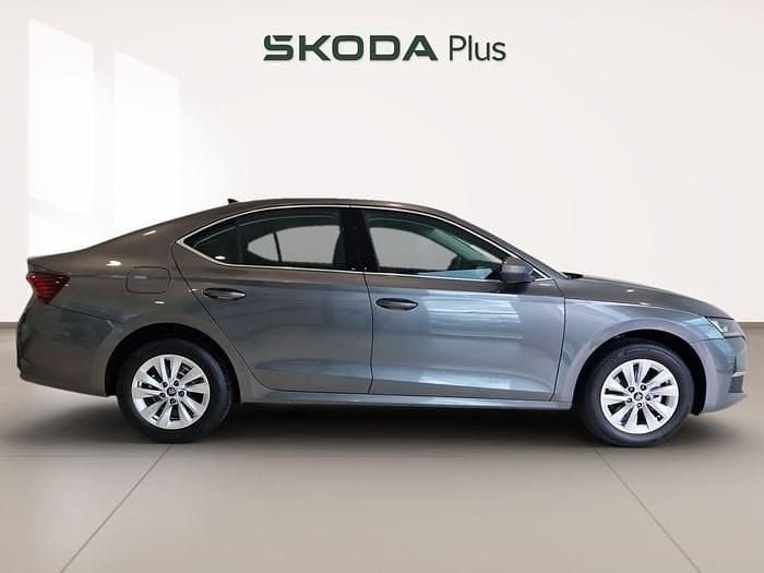 Nuevo Skoda Octavia Selection 116 CV (85 kW) 2025 Gris