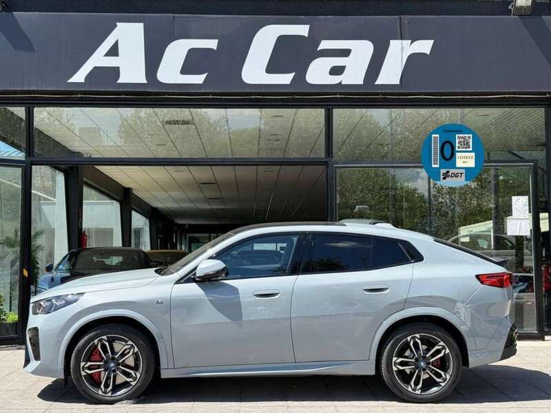 Gris Nuevo 2025 BMW iX2 SUV | 54.900 € (Un poco caro) - Imagen 1/4