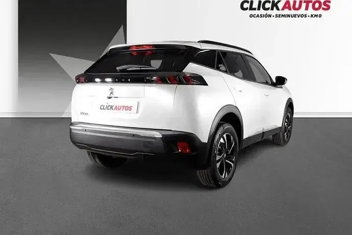 Usado Peugeot 2008 Allure 100 CV (73 kW) 2023 Negro SUV