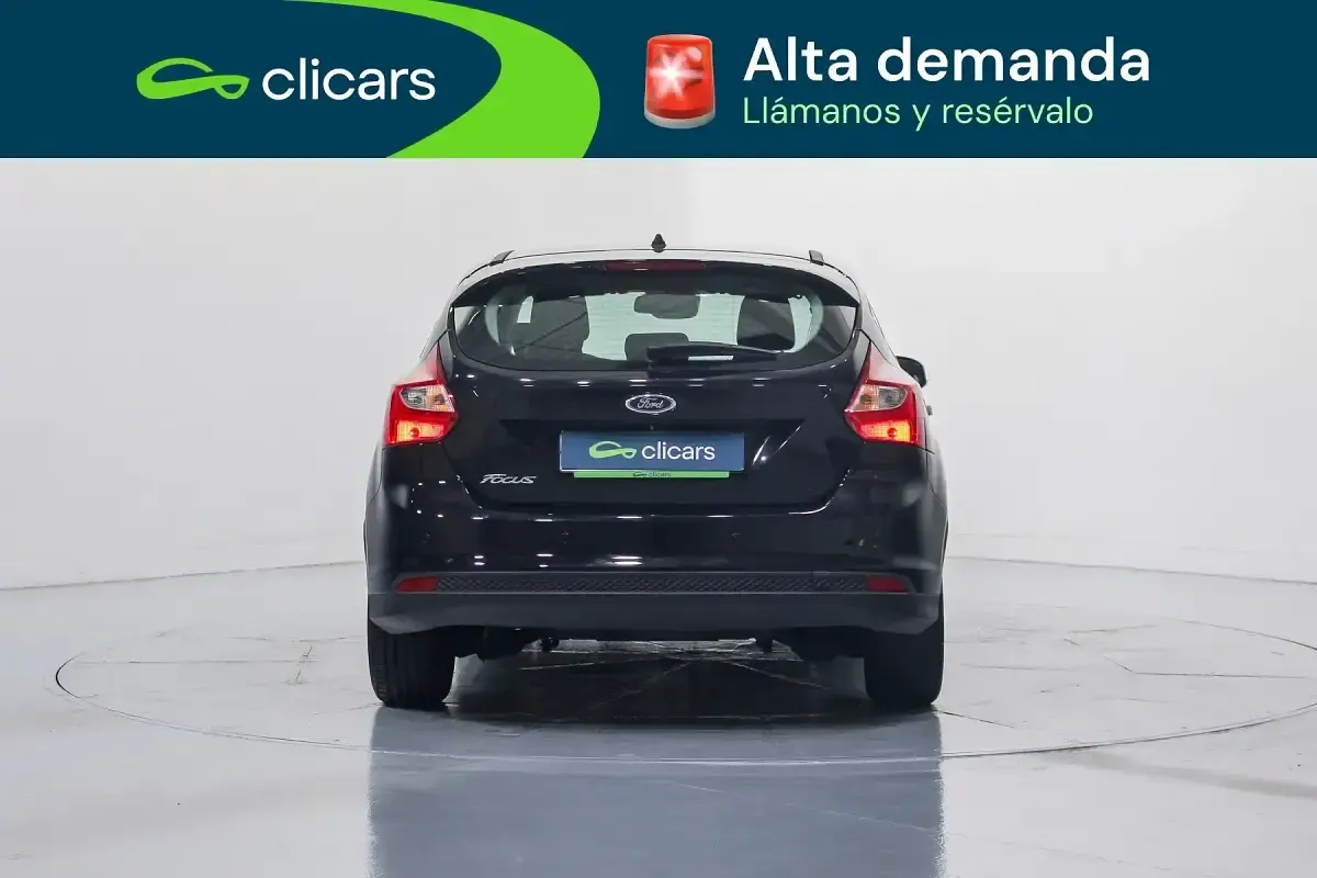 Usado Ford Focus Trend 125 CV (91 kW) 2014 Negro