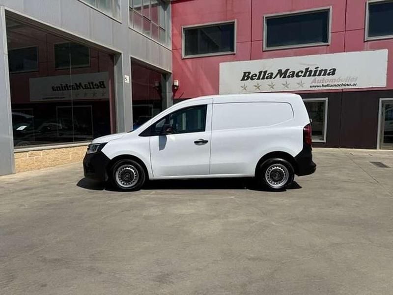 Usado Renault Kangoo 75 CV (55 kW) 2022 Blanco Monovolumen
