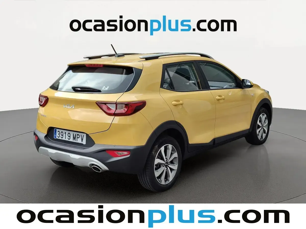 Usado Kia Stonic 84 CV (61 kW) 2024 Amarillo SUV