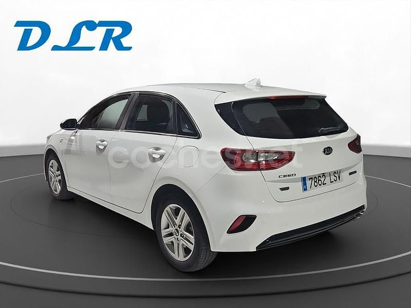 Usado Kia Ceed 120 CV (88 kW) 2021 Blanco Utilitario