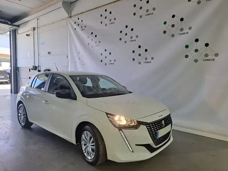 Usado Peugeot 208 Active 100 CV (73 kW) 2023 Blanco Utilitario
