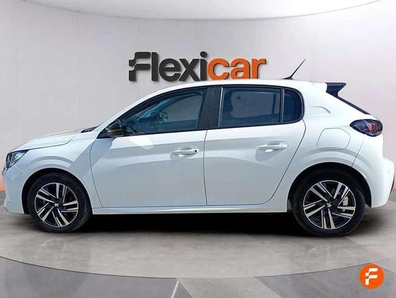 Usado Peugeot 208 Active 102 CV (75 kW) 2023 Blanco Utilitario