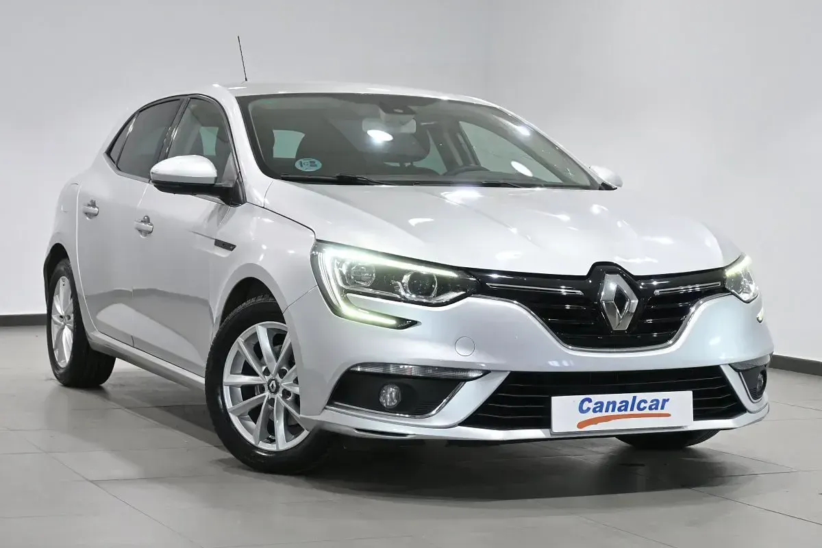 Usado Renault Mégane 130 CV (95 kW) 2018 Gris