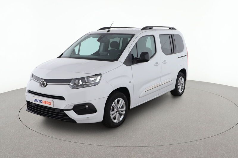 Blanco Usado 2023 Toyota Proace Verso Active Familiar | 21.899 € (Buen precio) - Imagen 1/4