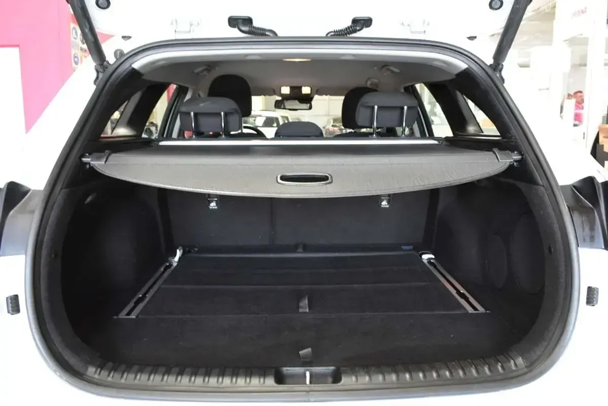 Usado Kia Ceed 140 CV (102 kW) 2019 Blanco Utilitario