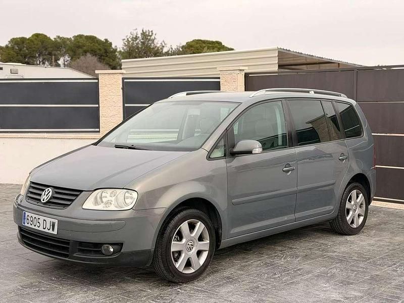 Usado VW Touran Advance 140 CV (102 kW) 2005 Gris Monovolumen