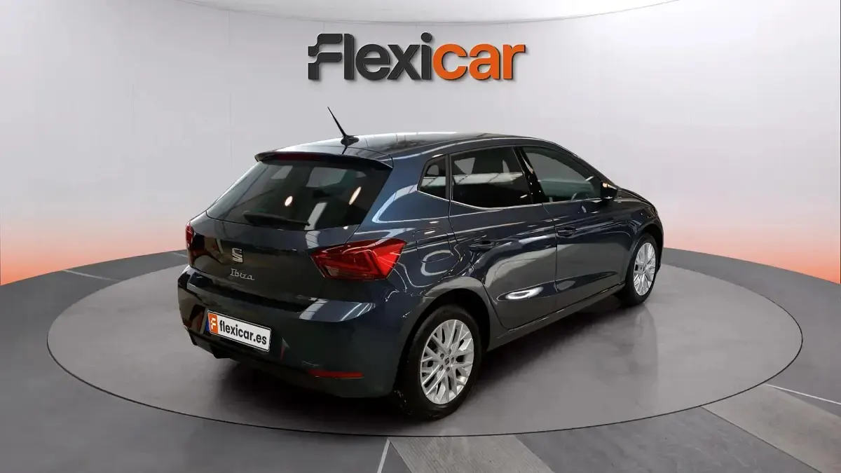 Usado Seat Ibiza 116 CV (85 kW) 2024 Gris Utilitario