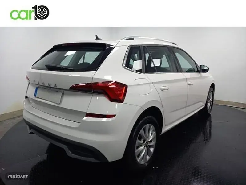 Usado Skoda Kamiq Ambition 110 CV (80 kW) 2021 Blanco SUV