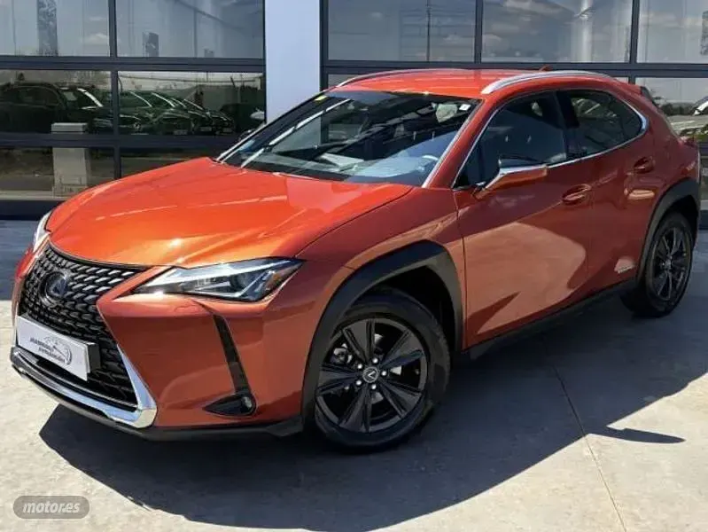 Usado Lexus UX 250h Business Edition 184 CV (135 kW) 2020 Naranja SUV