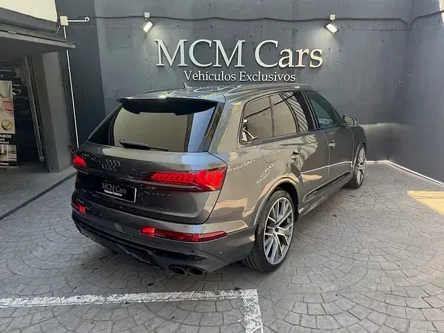 Usado Audi SQ7 435 CV (319 kW) 2025 Gris SUV