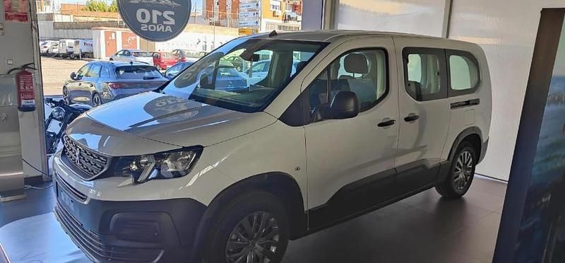 Usado Peugeot e-Rifter 100 kW (136 CV) 2023 Epr blanc icy Monovolumen