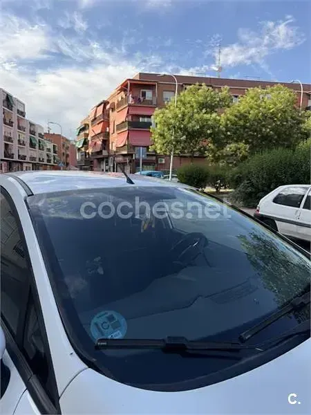 Usado Ford Fiesta Trend 75 CV (55 kW) 2015 Blanco Utilitario