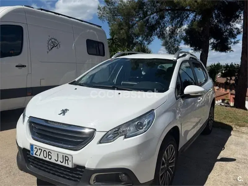 Usado Peugeot 2008 Active 110 CV (80 kW) 2015 Blanco SUV