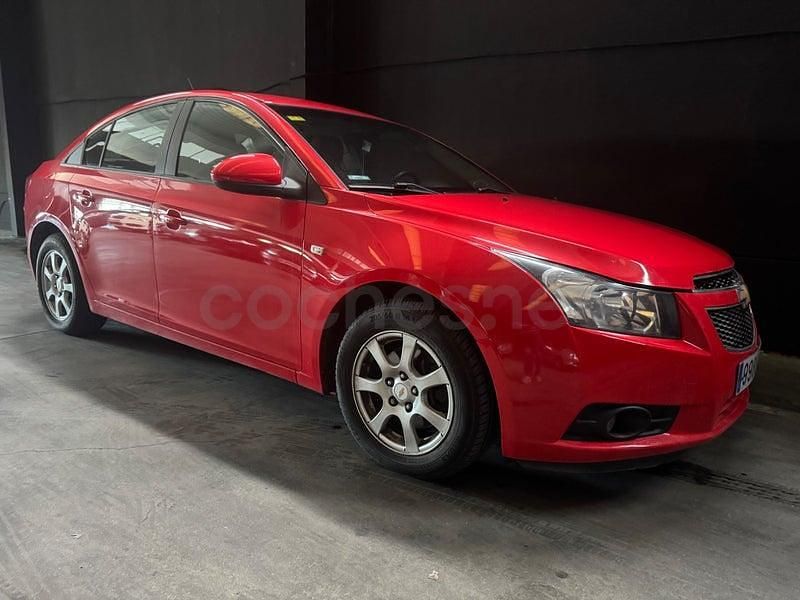 Usado Chevrolet Cruze LS 125 CV (91 kW) 2010 Rojo Berlina