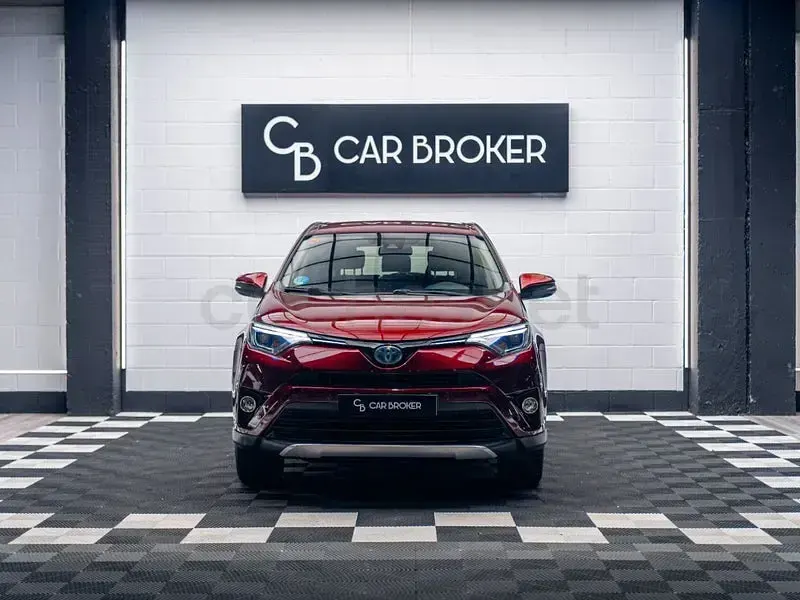 Usado Toyota RAV4 Hybrid Advance 197 CV (144 kW) 2017 Granate SUV