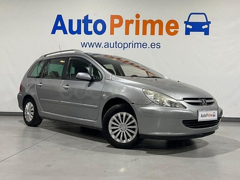 Usado Peugeot 307 90 CV (66 kW) 2004 Gris / plata Familiar