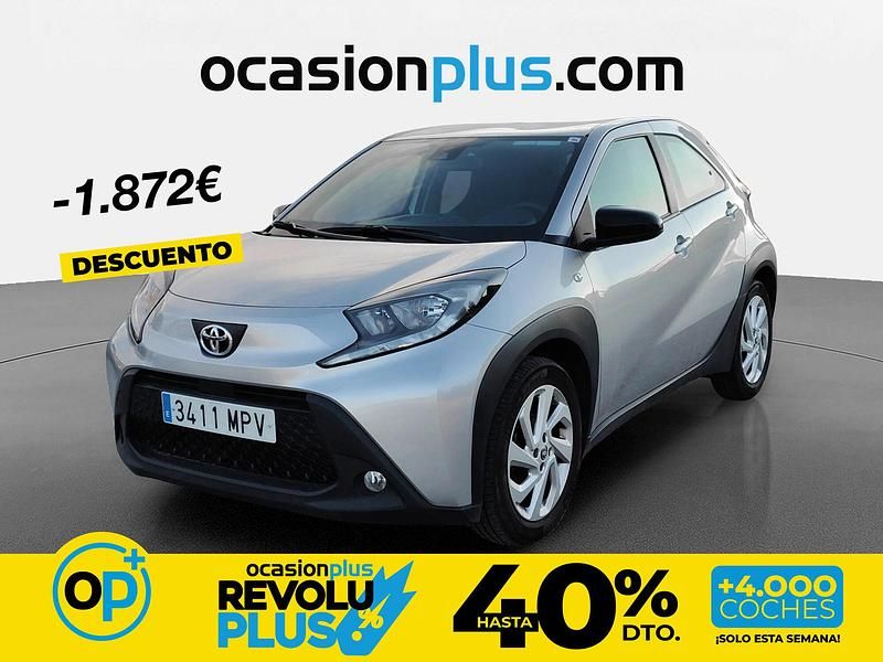 Usado Toyota Aygo X Play 72 CV (52 kW) 2024 Gris SUV