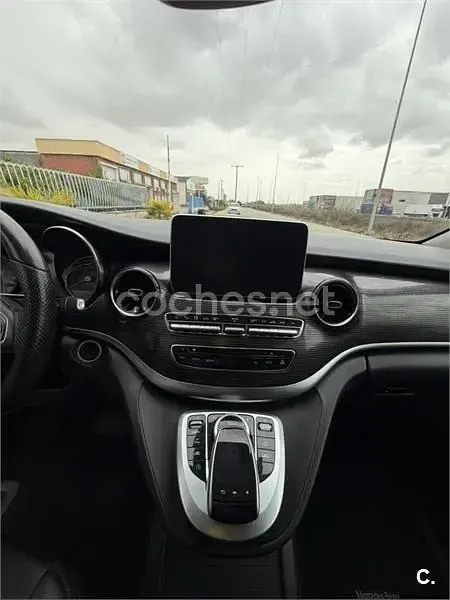 Occasion Mercedes V300 Avantgarde 239 PK (175 kW) 2021 Wit MPV