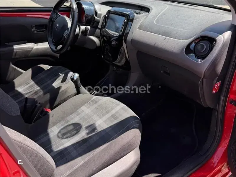 Usado Peugeot 108 Allure 72 CV (52 kW) 2020 Rojo Berlina