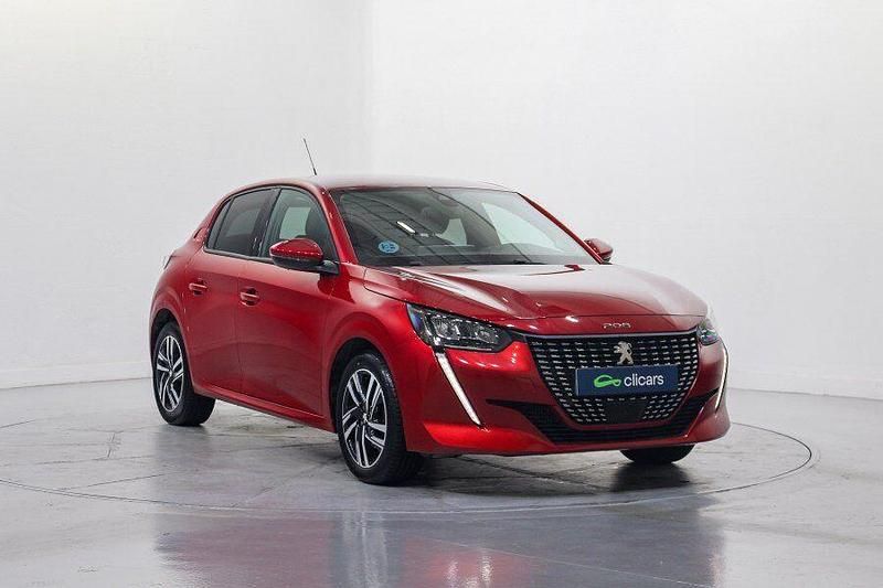Usado Peugeot 208 Allure 100 CV (73 kW) 2021 Rojo Utilitario