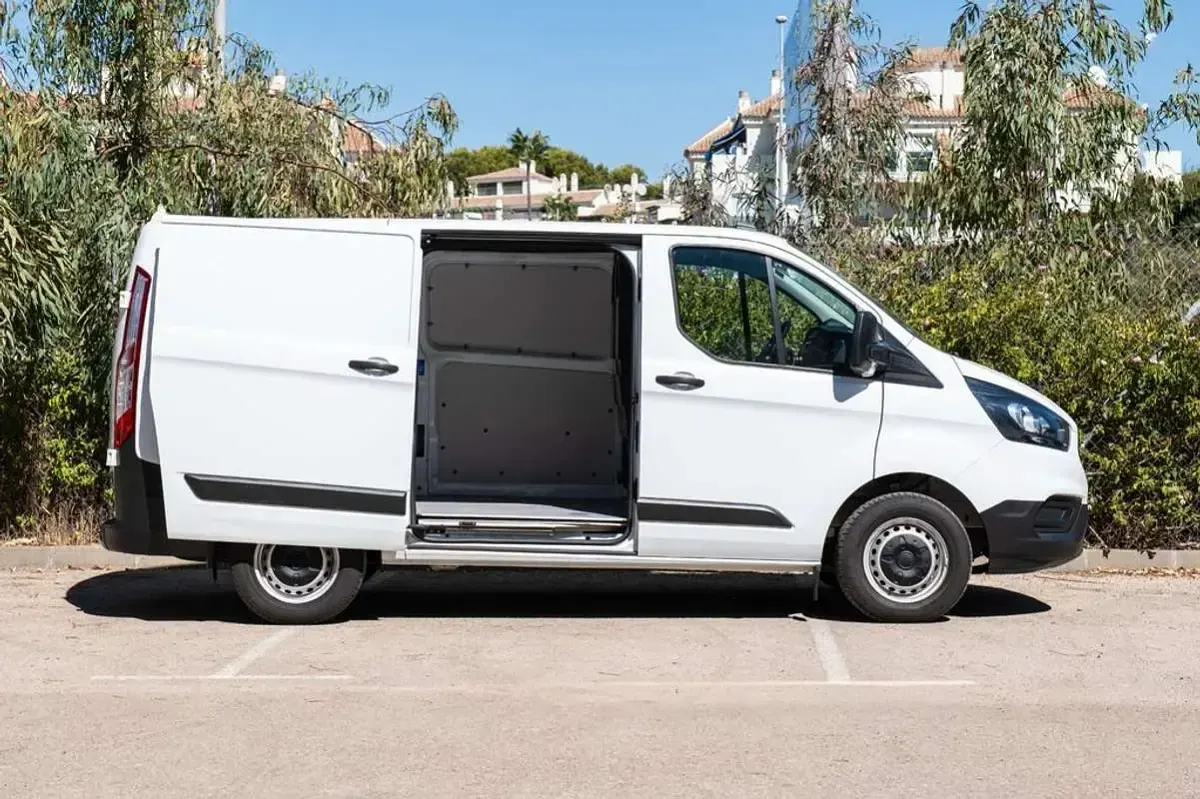 Usado Ford Transit Custom Ambiente 105 CV (77 kW) 2021 Blanco Van