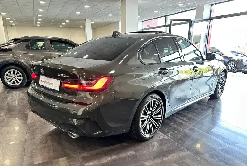 Usado BMW 320e M Sport 204 CV (150 kW) 2021 Gris Berlina