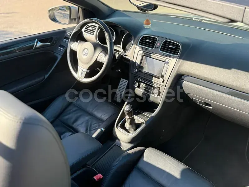 Usado VW Golf Cabriolet 140 CV (102 kW) 2012 Gris / plata Descapotable