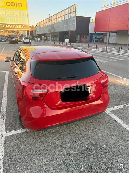 Usado Mercedes A200 Urban 136 CV (100 kW) 2014 Rojo Berlina