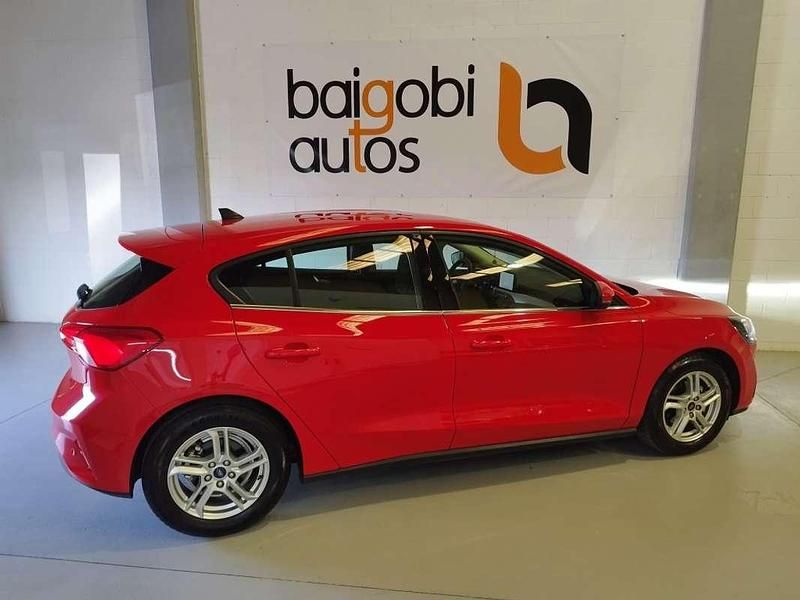 Usado Ford Focus Trend+ 120 CV (88 kW) 2020 Rojo Utilitario