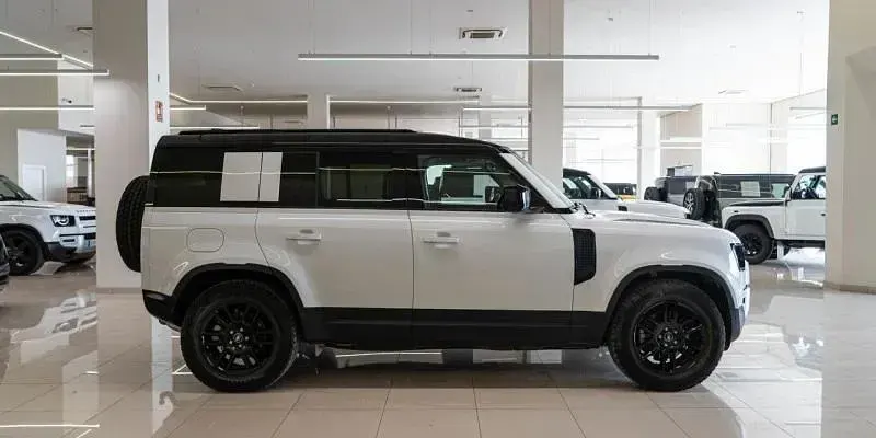 Usado Land Rover Defender S 249 CV (183 kW) 2025 Blanco SUV