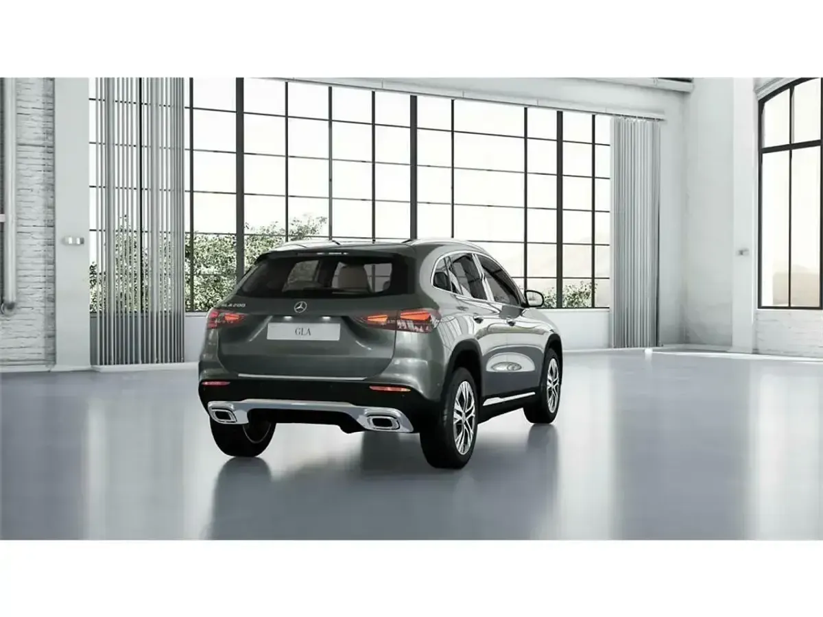 Nuevo Mercedes GLA200 163 CV (119 kW) 2025 Gris SUV