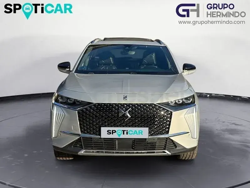 Usado DS Automobiles DS7 Crossback Rivoli 225 CV (165 kW) 2023 Gris / plata SUV