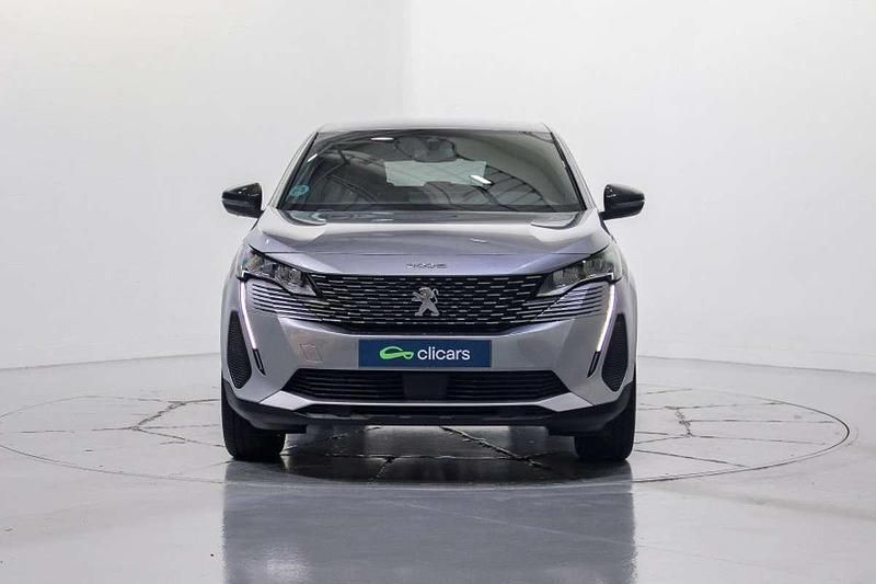 Usado Peugeot 3008 Allure 131 CV (96 kW) 2023 Plateado SUV