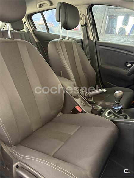 Usado Renault Mégane Dynamique 105 CV (77 kW) 2010 Negro Berlina