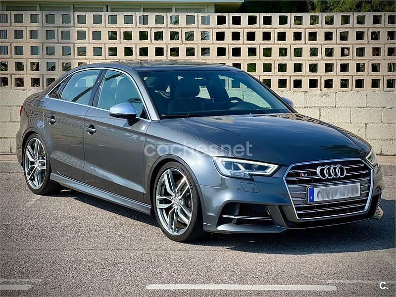 Gris / plata Usado 2018 Audi A3 Premium Berlina | 35.999 € - Imagen 1/4