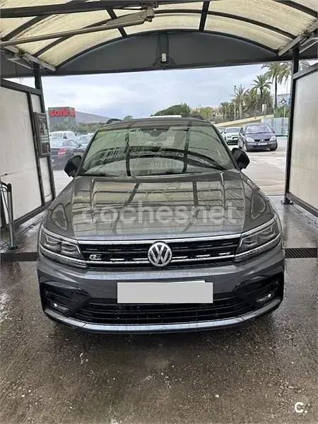 Usado VW Tiguan R-line 150 CV (110 kW) 2020 Gris / plata SUV